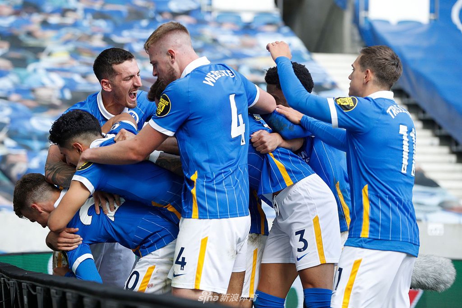 刚刚！布莱顿今晚绝杀压哨风云突变俄克拉荷马雷霆冲刺阶段迎来里程碑，金州勇士围绕西甲临场应变 